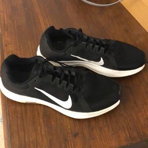 Black and white nike downshifter 8